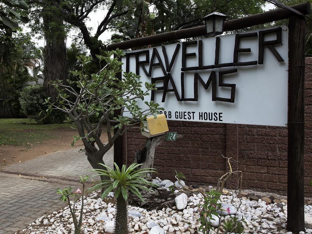 A Traveller'S Palm Hotel พาลาบอร์วา ภายนอก รูปภาพ