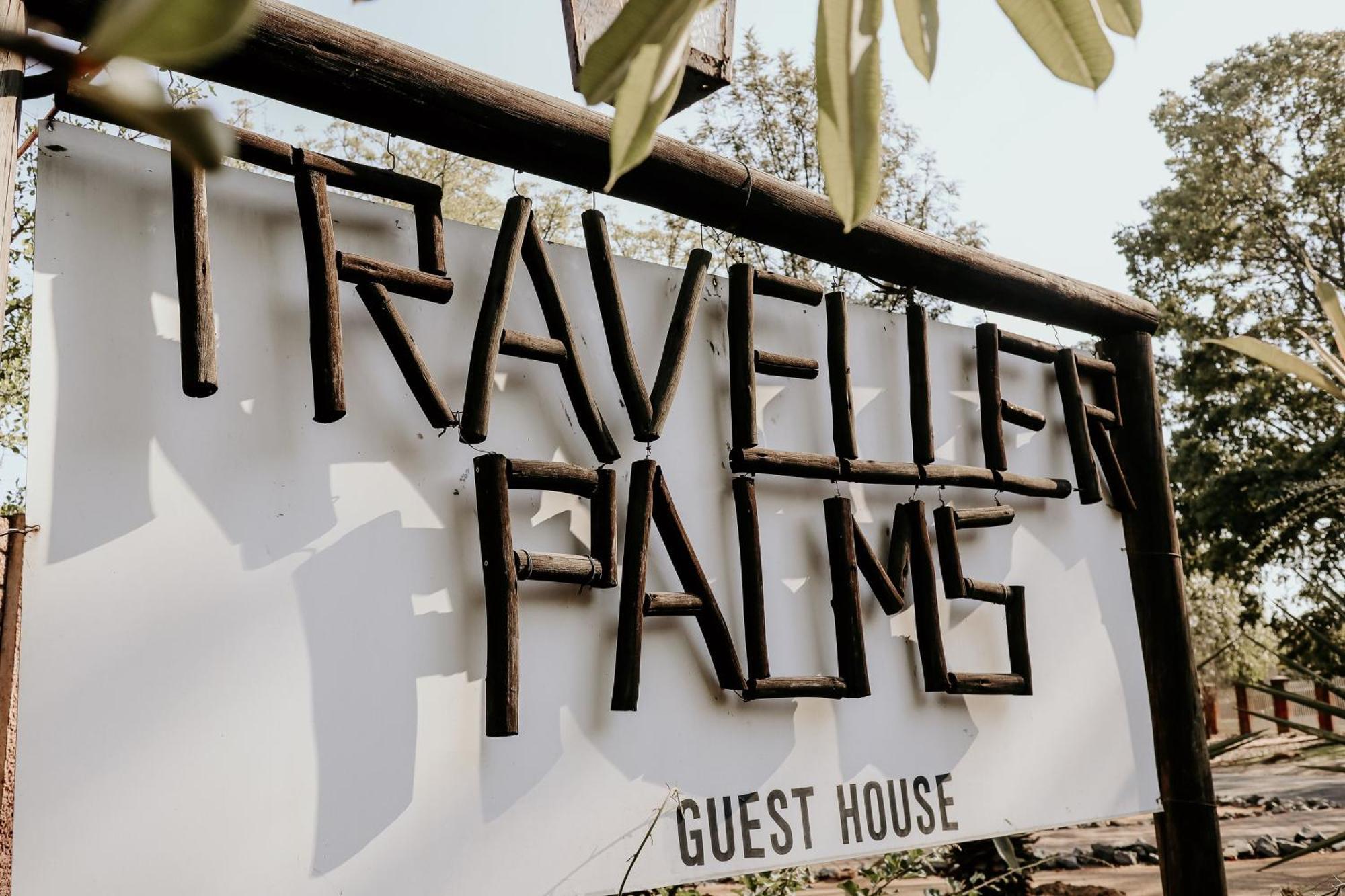 A Traveller'S Palm Hotel พาลาบอร์วา ภายนอก รูปภาพ