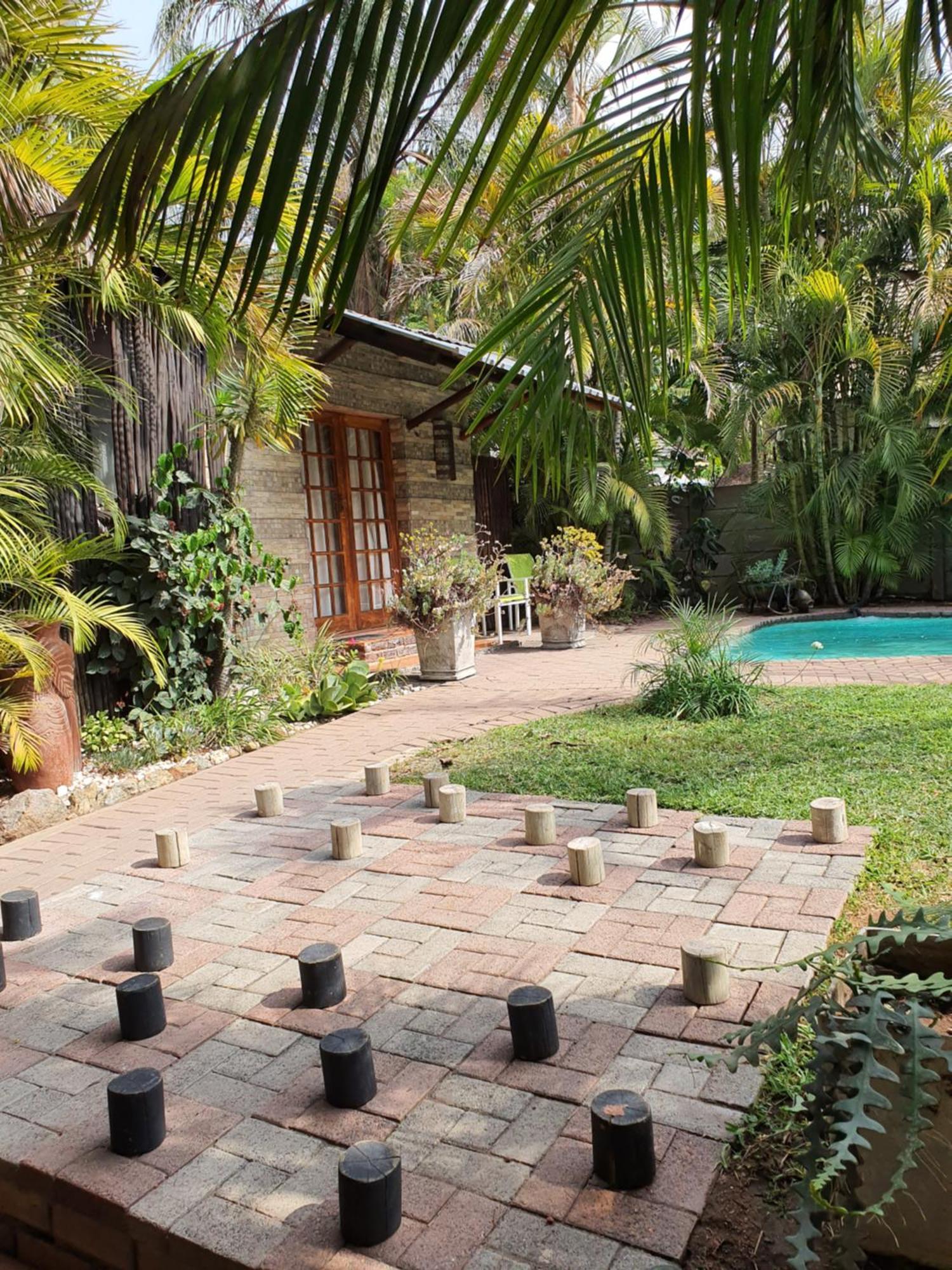 A Traveller'S Palm Hotel พาลาบอร์วา ภายนอก รูปภาพ